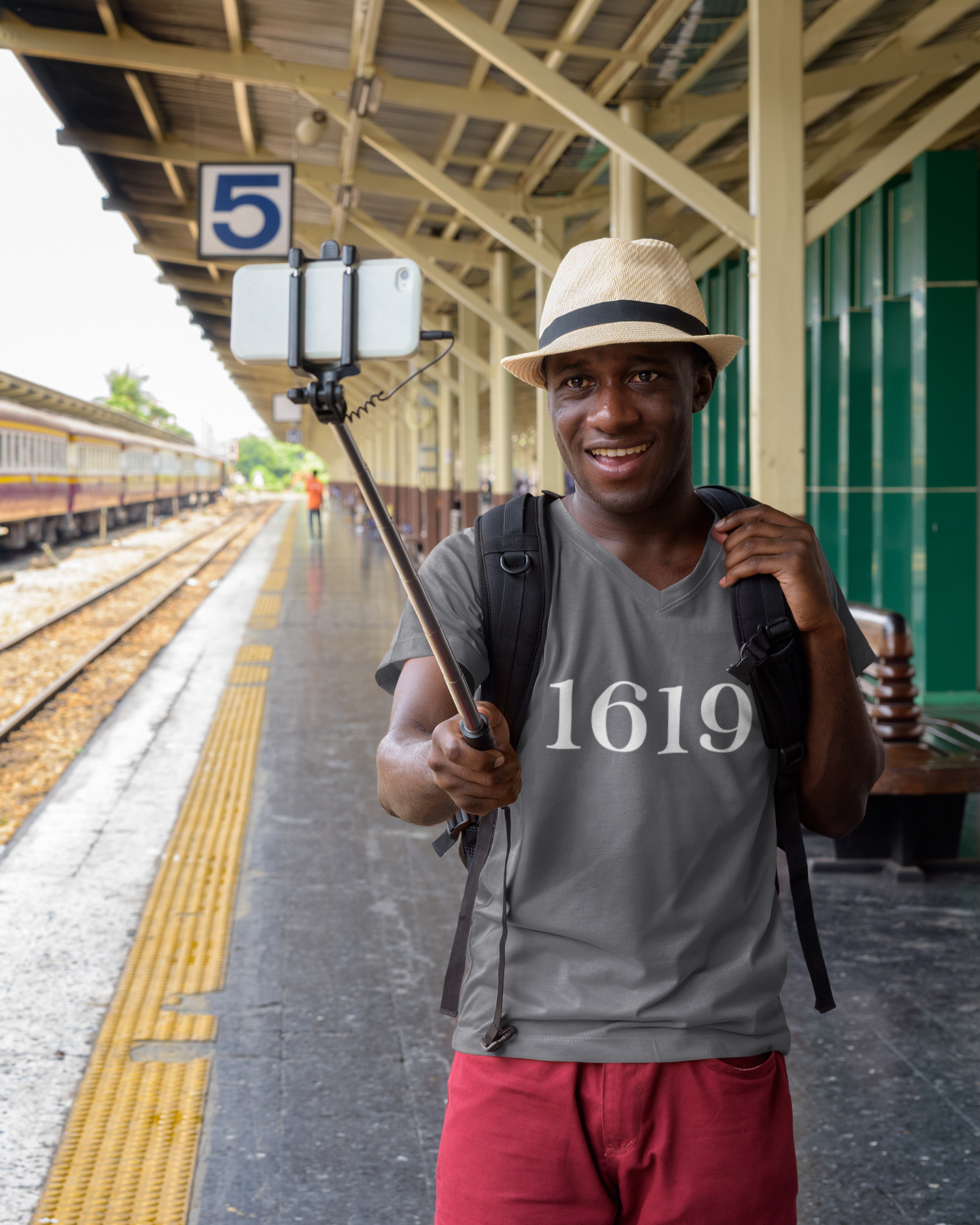 1619 - Know Your History Men's V-Neck